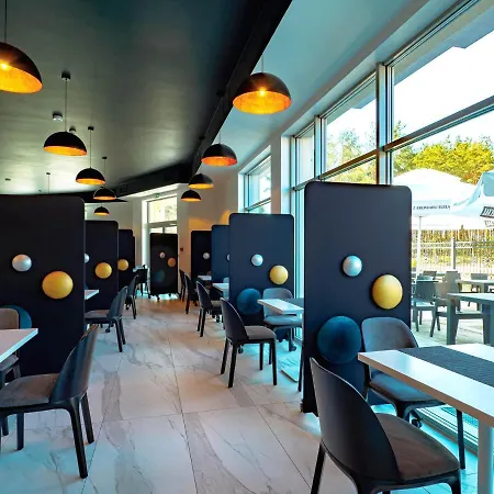 Hotel White 3*