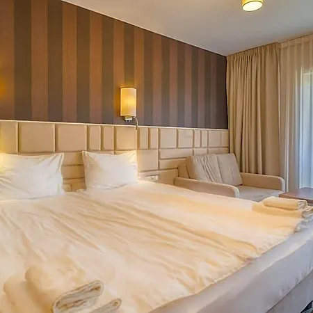 White 3* Krynica Morska