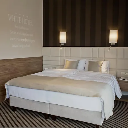 White 3* Krynica Morska