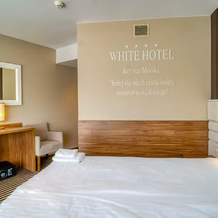 White 3* Krynica Morska